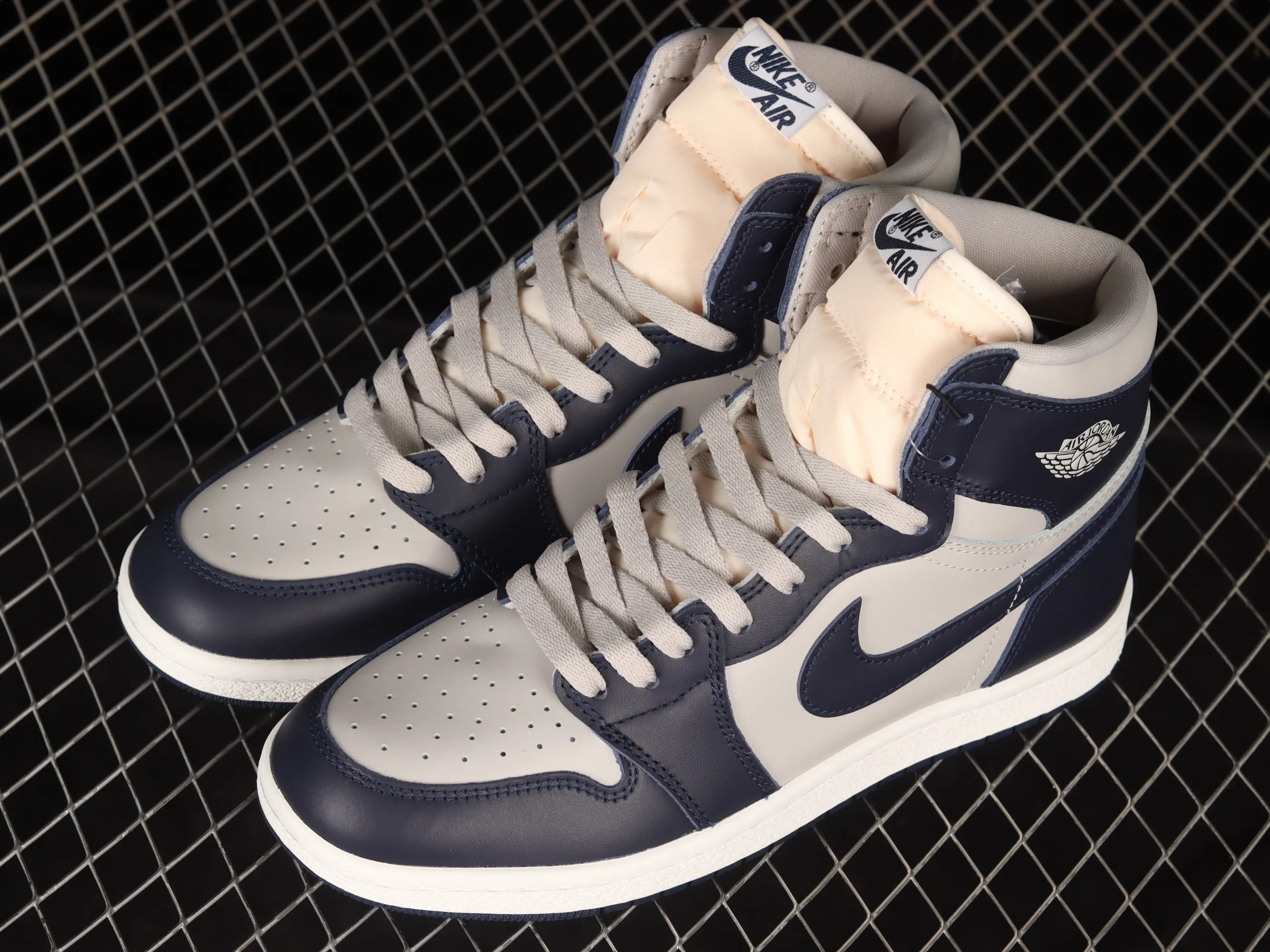 All categories Air Jordan Jordan series basketball shoes Air Jordan 1 High foreign trade version Air Jordan 1 High "Georgetown" AJ1 Joe 1 Georgetown high-top basketball shoes BQ4422-400